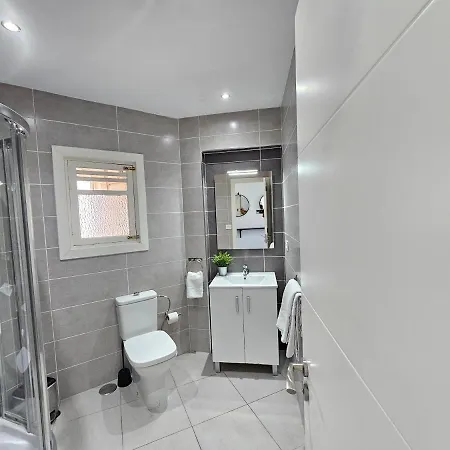 New Seafront Dreaming View Apartment, Cristianos شقة أرونا