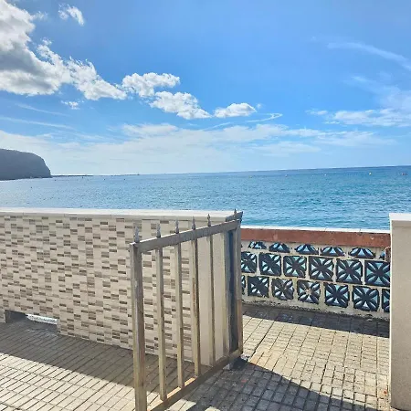 New Seafront Dreaming View Apartment, Cristianos شقة أرونا