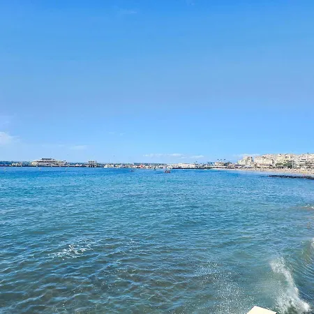 New Seafront Dreaming View Apartment, Cristianos شقة أرونا