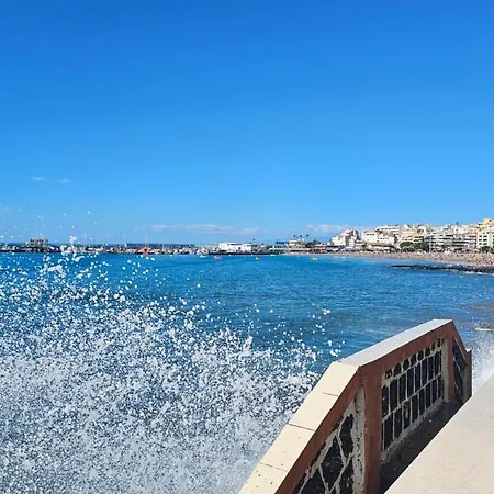 New Seafront Dreaming View Apartment, Cristianos شقة